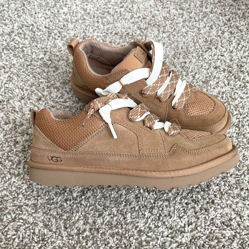 Size 7 / Women's UGG Sneakers